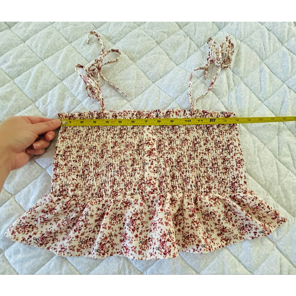 Women's Paper Crane Cream Burgundy Floral Smocked Peplum Crop Top M - Picture 6 of 7